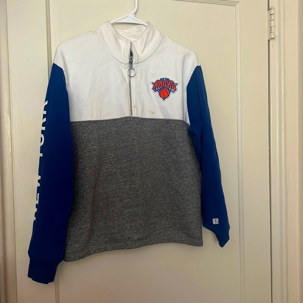 tailgate NY knicks sweater size: S